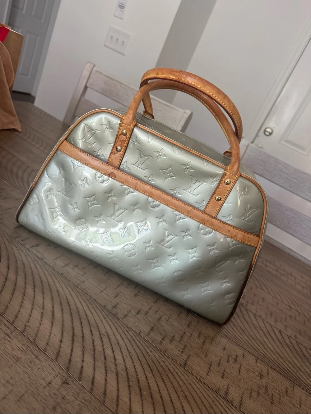Louis Vuitton Mint Green Vernis Alma Satchel with Vachetta Handles - Picture 2 of 5